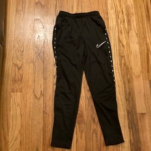 Nike Boys Dri-Fit Academy Pants Size M